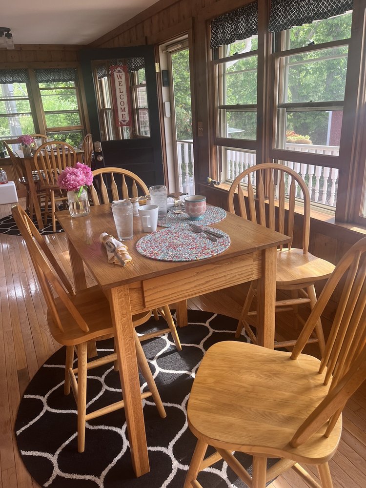 PLAIN & FANCY BED & BREAKFAST Updated September 2024 16 Photos & 12 Reviews 11178 Hwy 72