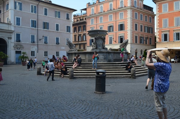 Piazza di Santa Maria in Trastevere by null