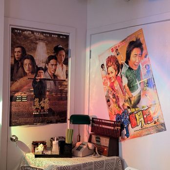 Mabu Hong Kong Cafe - More props and decor - Chinese Near Me - New York, New York