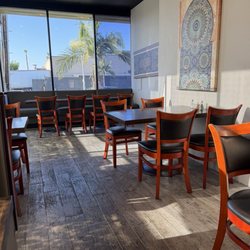 Zena's Lebanese Cuisine - Dining area