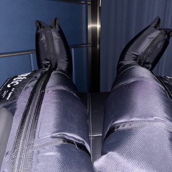 Delta One Lounge - Compression boots - Airport Lounges Near Me - Los Angeles, California Delta One Lounge - Compression boots - Airport Lounges Near Me - Los Angeles, California