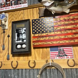 Live Oak Restaurant Sports Grill - A wonderful blend of so many great interests!