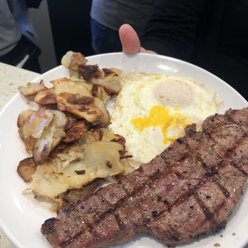 Broken Yolk Cafe - Home Fries, New York Steak and Eggs - Breakfast & Brunch Near Me - Del Mar, California