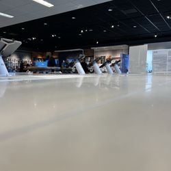 AT&T Store - Inside