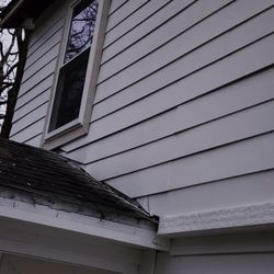 Gloria Aparicio – Handyman