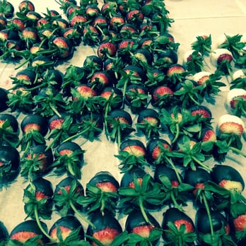 Rocky Mountain Chocolate Factory - Chocolate covered strawberries - Chocolatiers & Shops Near Me - Denver, Colorado