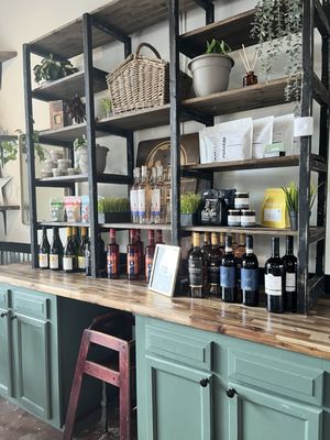 Ollie's Market & Deli by null