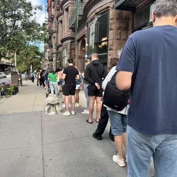 L'Appartement 4F - The queue - Bakeries Near Me - Brooklyn, New York L'Appartement 4F - The queue - Bakeries Near Me - Brooklyn, New York