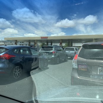 Costco Gasoline - Line for gas - Gas Stations Near Me - Honolulu, Hawaii