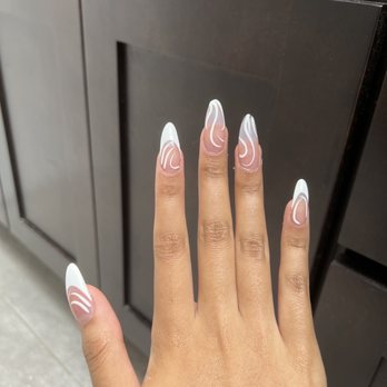 V Nails - Nail Salons Near Me - Happy Valley, Oregon
