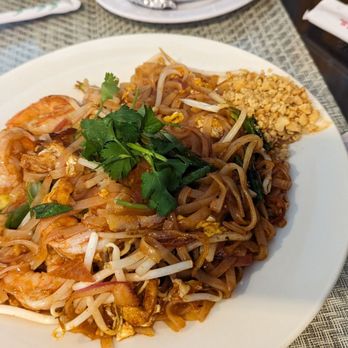 Chada Thai Food Simi Valley - Pad Thai shrimp - Thai Near Me - Simi Valley, California Chada Thai Food Simi Valley - Pad Thai shrimp - Thai Near Me - Simi Valley, California