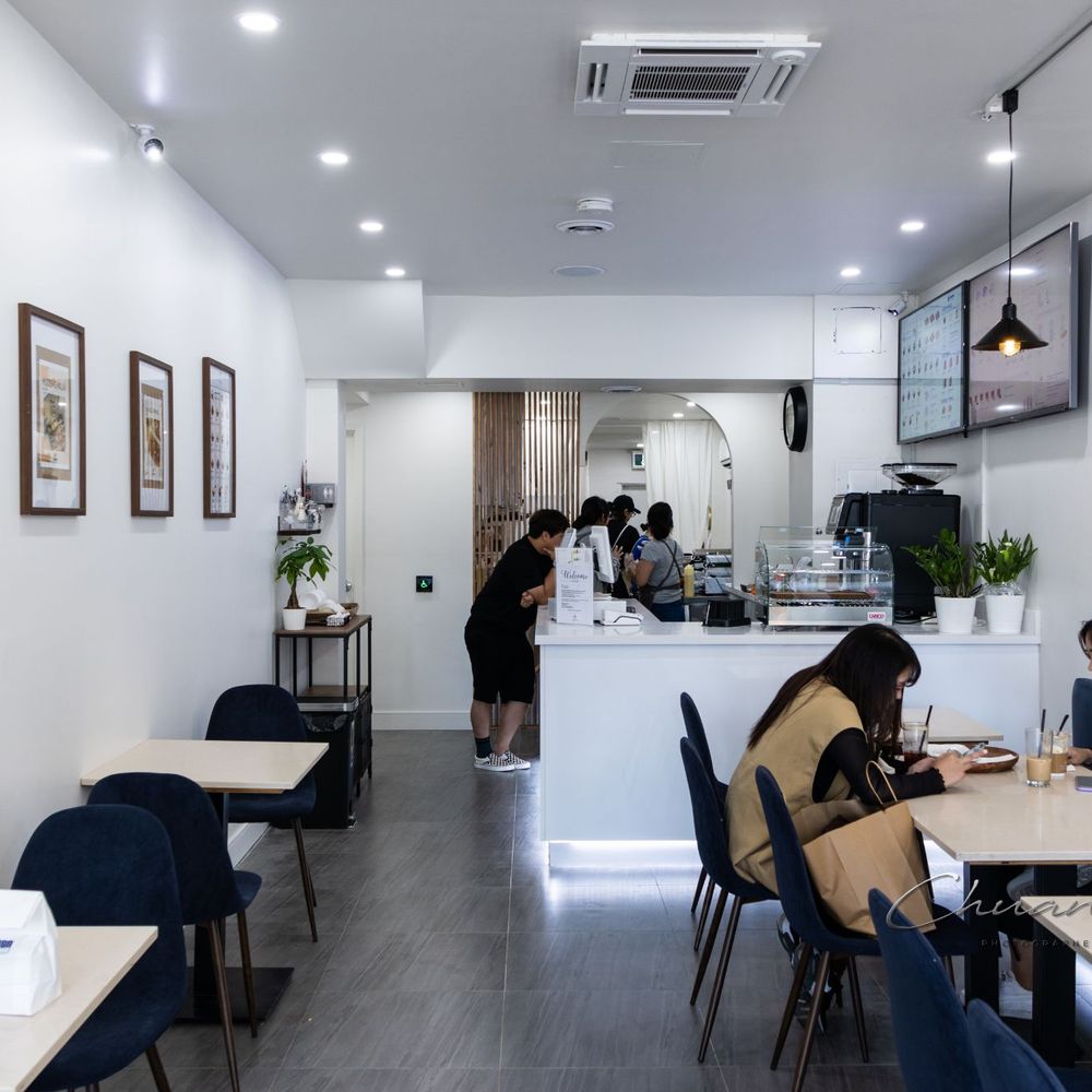 The Cups - Interior - Cafes Near Me - Toronto, Ontario