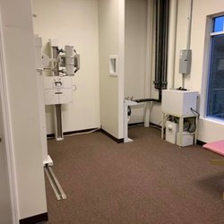 Active Care Chiropractic - Exam room Xray