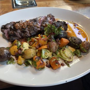East End Grill - Hanger Steak - New American Near Me - Lafayette, Indiana East End Grill - Hanger Steak - New American Near Me - Lafayette, Indiana