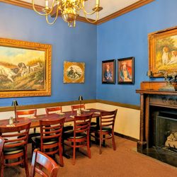 Lola's Farmhouse Bistro