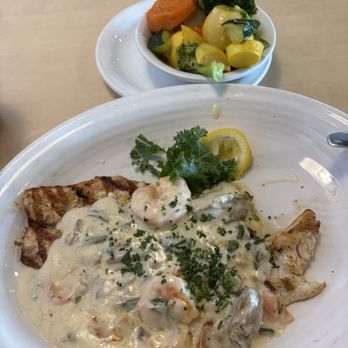 Monument Inn - Redfish with Monumental sauce - Seafood Near Me - La Porte, Texas Monument Inn - Redfish with Monumental sauce - Seafood Near Me - La Porte, Texas