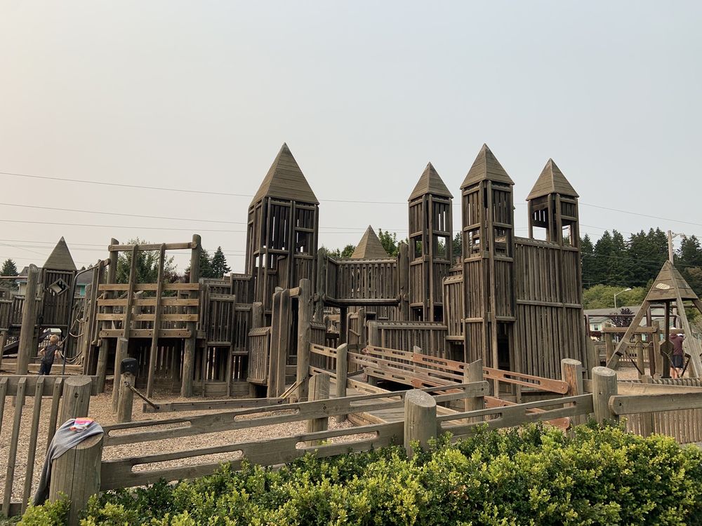 AZALEA PARK Updated April 2024 17 Photos & 12 Reviews 898 Elk Dr