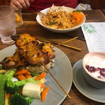 Sisters Thai  - Thai Near Me - Alexandria, Virginia