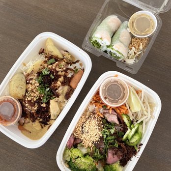 Asian Box - Pruneyard - Chicken Curry, Steak (All Toppings), Shrimp Spring Roll - Asian Fusion Near Me - Campbell, California Asian Box - Pruneyard - Chicken Curry, Steak (All Toppings), Shrimp Spring Roll - Asian Fusion Near Me - Campbell, California