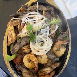 Los Grandes Restaurant - Mix fajitas
