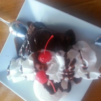 Jake's Seafood Restaurant - Ordinary double chocolate brownie sundae. Not worth the effort. - Seafood Near Me - Hull, Massachusetts Jake's Seafood Restaurant - Ordinary double chocolate brownie sundae. Not worth the effort. - Seafood Near Me - Hull, Massachusetts