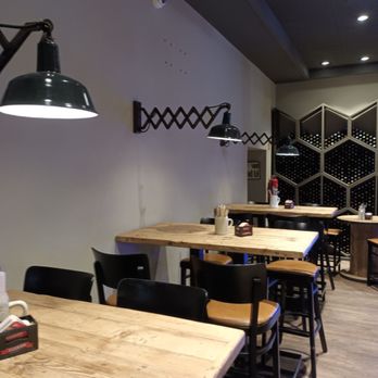 Vulkan Brauerei - Vulkan Brauhaus Mendig Sitzgelegenheiten innen (11.08.2022) H.S - Restaurants Near Me - Mendig, RP