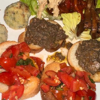 La Giostra - The appetizer platter that is sent out complimentary - Tuscan Near Me - Florence, FI