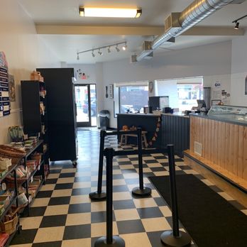 Anderson's Ice Cream Shoppe - Forest Lake - checkered floor - Ice Cream & Frozen Yogurt Near Me - Forest Lake, Minnesota