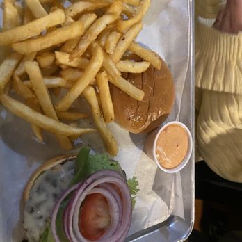 Frankenmuth Brewery - Burger and fries - American Near Me - Frankenmuth, Michigan Frankenmuth Brewery - Burger and fries - American Near Me - Frankenmuth, Michigan