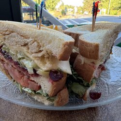 Prairie Inn Neighbourhood Pub - Club Sandwhich