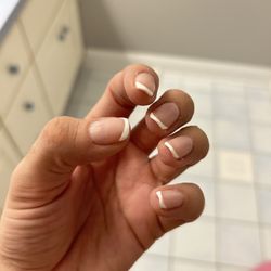 Elle Nail & Spa - French manicure