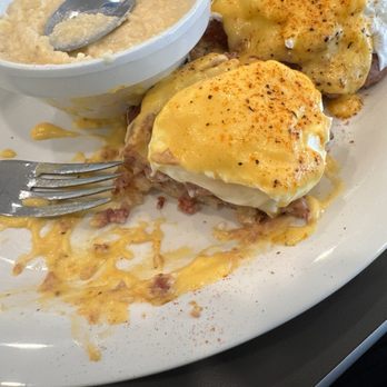Eggs Up Grill - Eggs Benedict - Breakfast & Brunch Near Me - Orlando, Florida Eggs Up Grill - Eggs Benedict - Breakfast & Brunch Near Me - Orlando, Florida