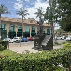 Paradise Plaza