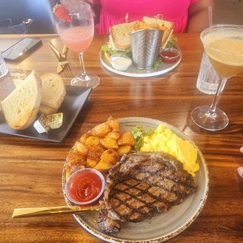 The Corner - Breakfast & Brunch Near Me - Glendale, California