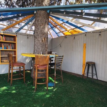 Reggae Goose - Cool sitting area - Food Trucks Near Me - Bridgeport, Connecticut