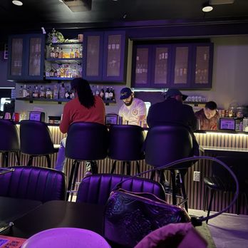 Perla's Pizza - Bar - Cocktail Bars Near Me - Winter Park, Florida