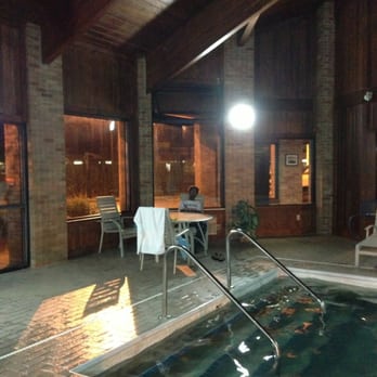 Baymont Inn - Hotels Near Me - Port Huron, Michigan