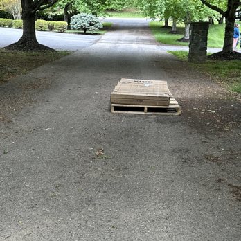 R&L Carriers - Terrible service. They left my package in the middle of my driveway entrance. - Couriers & Delivery Services Near Me - Canton, Massachusetts R&L Carriers - Terrible service. They left my package in the middle of my driveway entrance. - Couriers & Delivery Services Near Me - Canton, Massachusetts