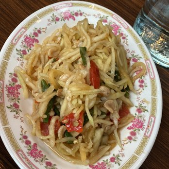 Eem - Very spicy papaya salad (not very spicy) - Cocktail Bars Near Me - Portland, Oregon