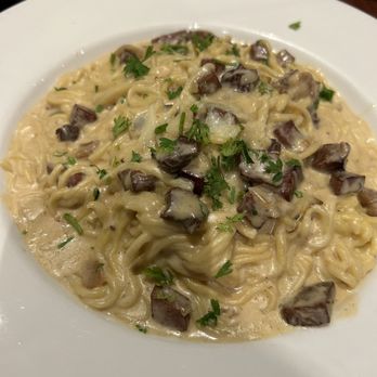 Papa Lozzi Italia - Spaghetti alla Carbonara - Italian Near Me - Orlando, Florida