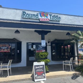 Round Table Pizza - Front of restaurant - Pizza Near Me - San Diego, California