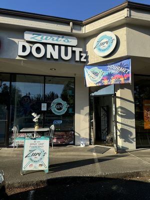Zuri's Gourmet Donutz by null