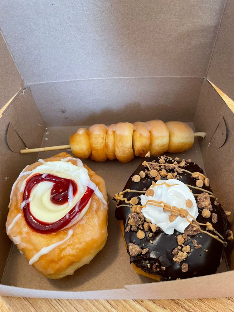 Swillerbees Craft Donuts & Coffee Bar Image