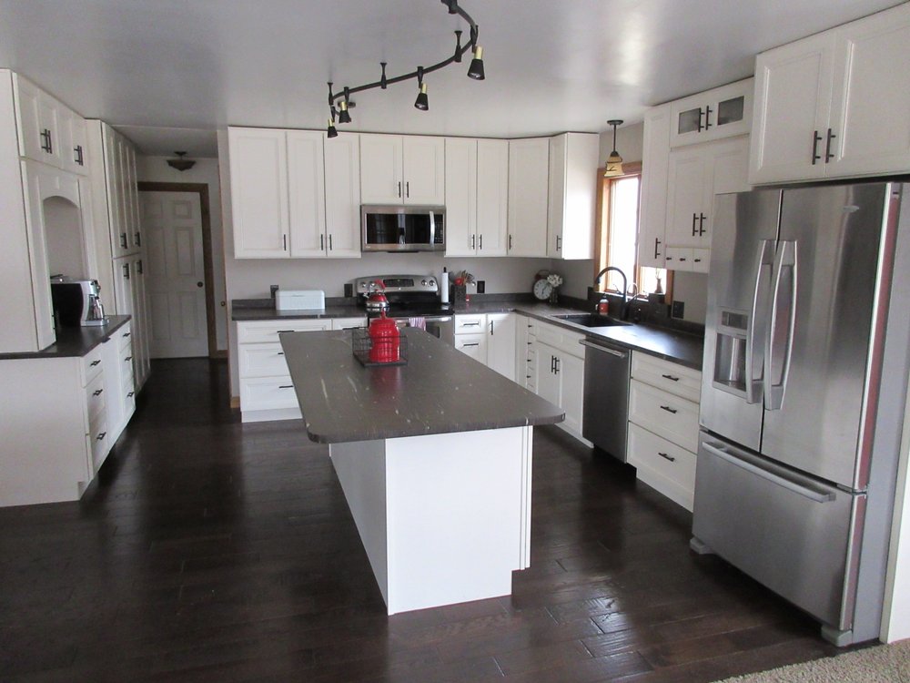 Superior Granite Counter Tops - countertop fabricator in Carson City, MI