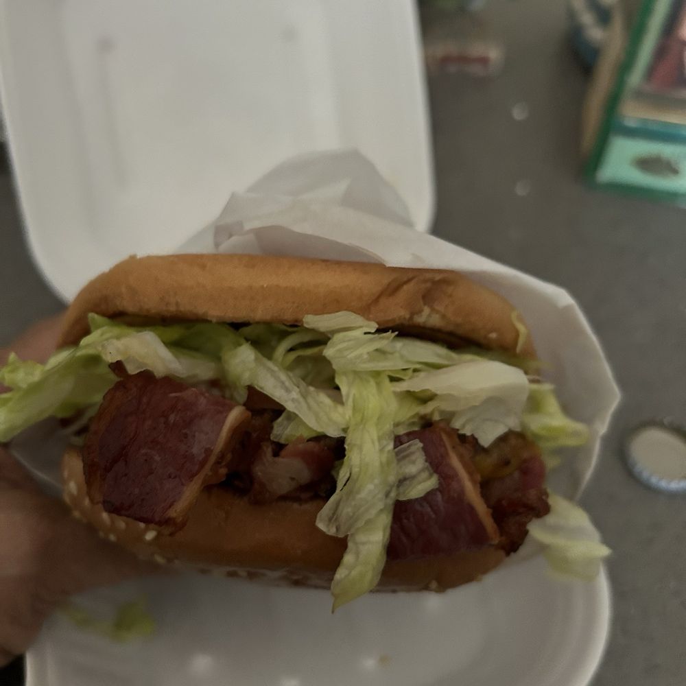 J's Drive-In - Yummy bacon cheeseburger - Burgers Near Me - Porterville, California J's Drive-In - Yummy bacon cheeseburger - Burgers Near Me - Porterville, California