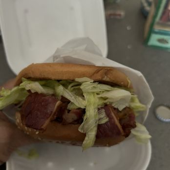 J's Drive-In - Yummy bacon cheeseburger - Burgers Near Me - Porterville, California J's Drive-In - Yummy bacon cheeseburger - Burgers Near Me - Porterville, California