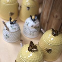 Olde Vineyard Charm - Honey jars