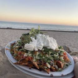 Shoreline Cafe - Nachos + Pacific Ocean = perfection