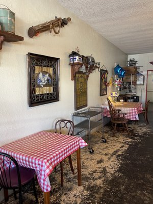 Tony’s French Dips by null