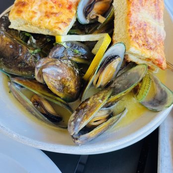 Hideaway House - New Zealand Green Lipped Mussels - not good very rubbery - Pizza Near Me - Sedona, Arizona Hideaway House - New Zealand Green Lipped Mussels - not good very rubbery - Pizza Near Me - Sedona, Arizona